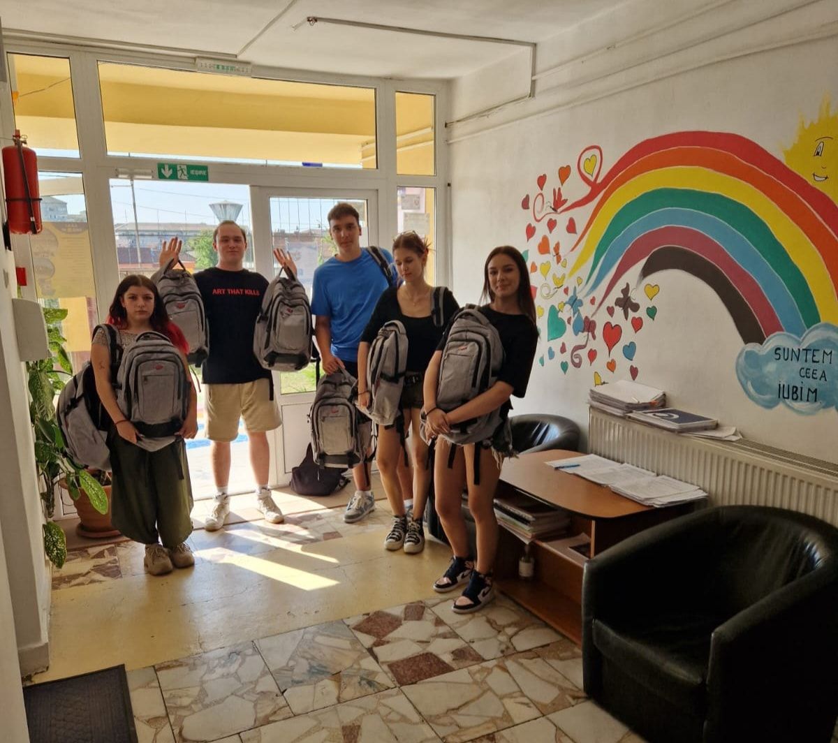 Tineri pentru tineri